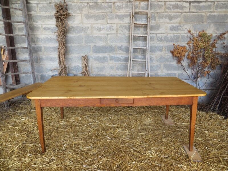 Farm table