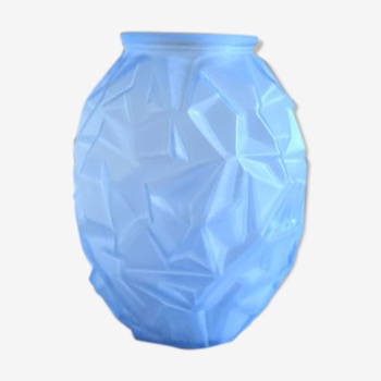 Vase art déco bleu en verre dépoli effet froissé