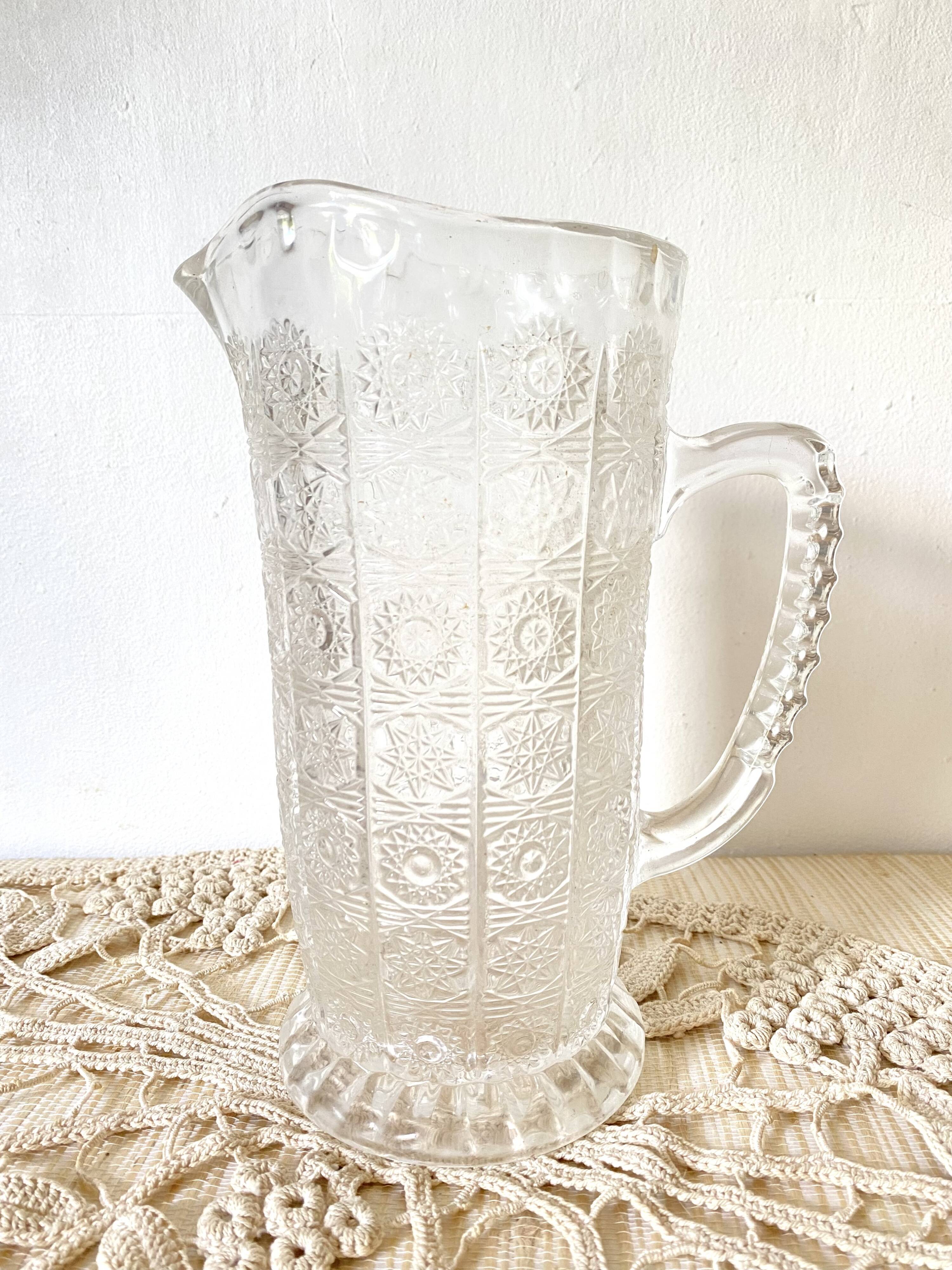 Pichet en verre moulé 23 cm