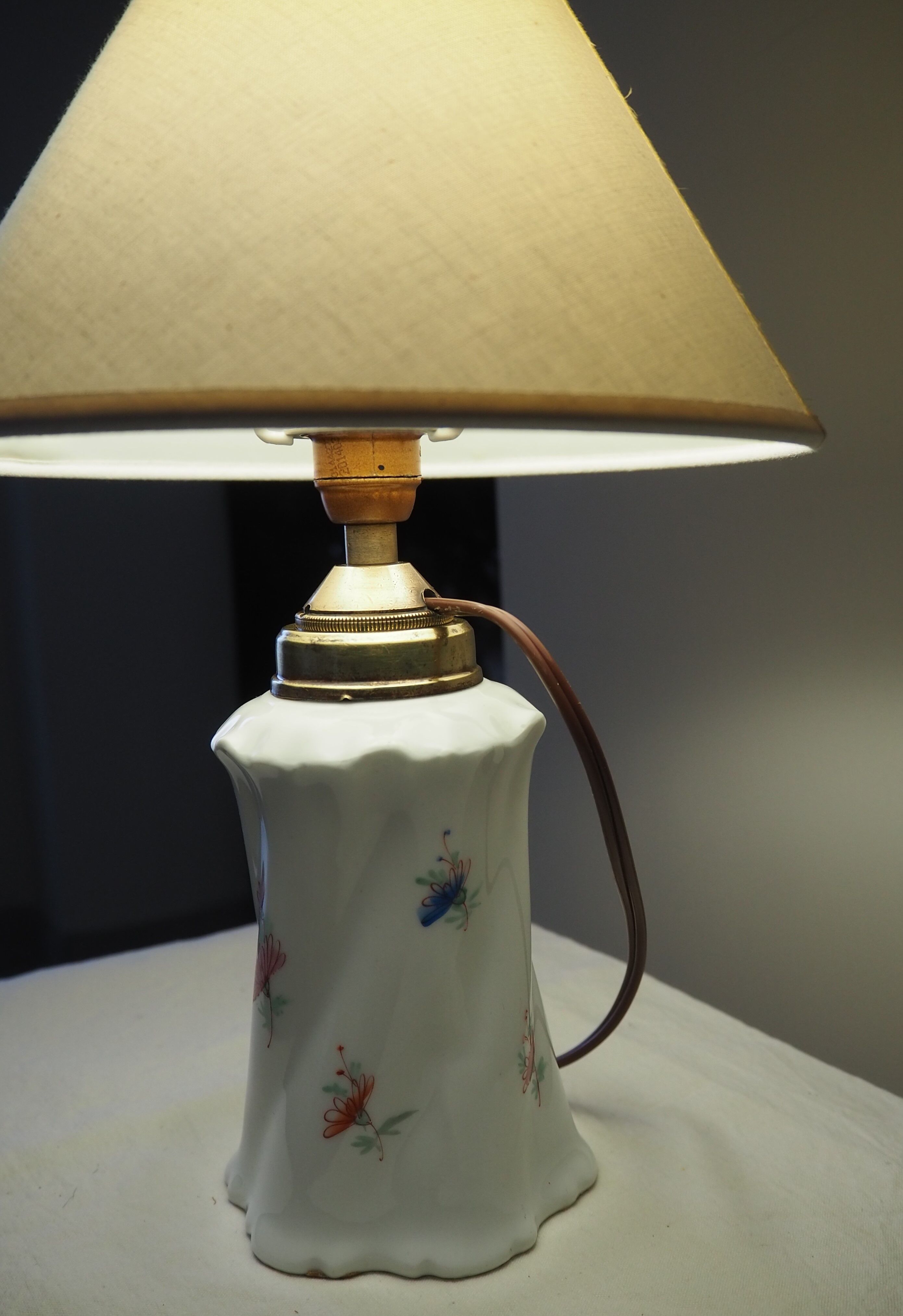 Table lamp in earthenware