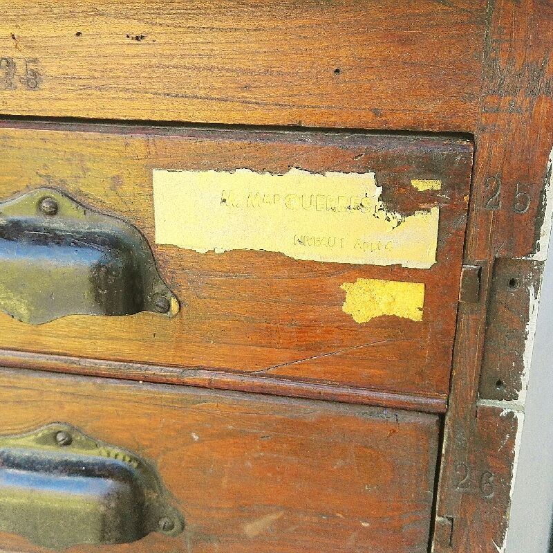 Administration trade cabinet 32 varnished wood drawers