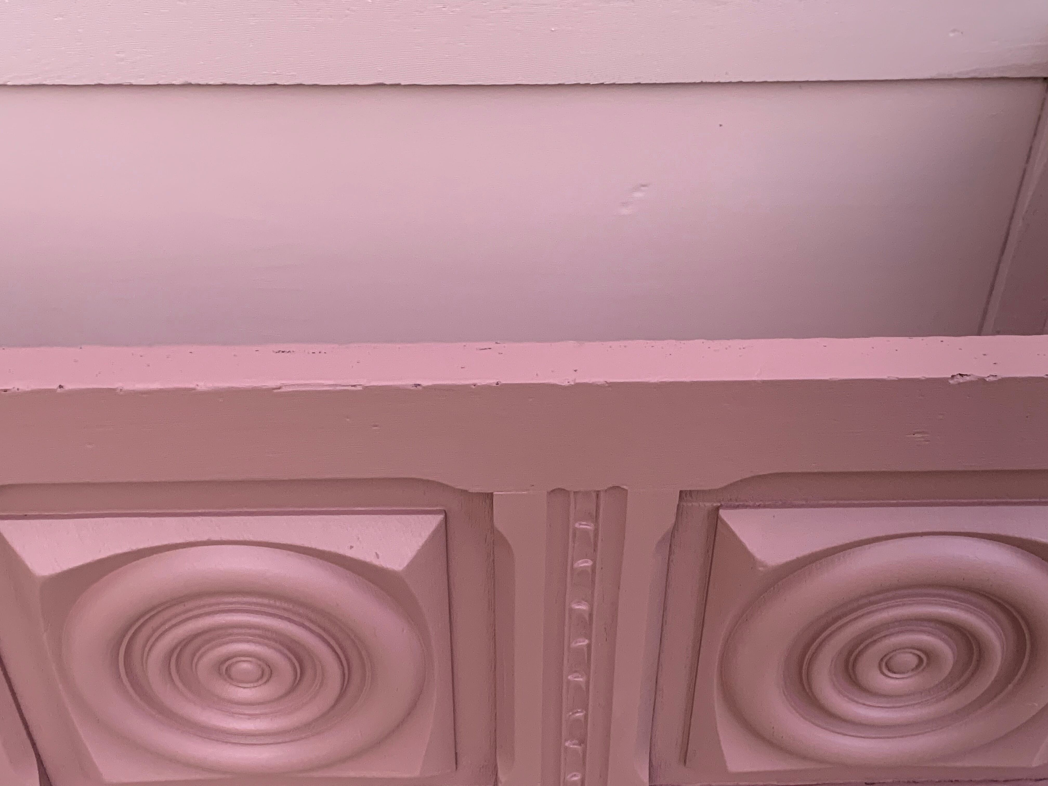 Old pink chest bench 1950