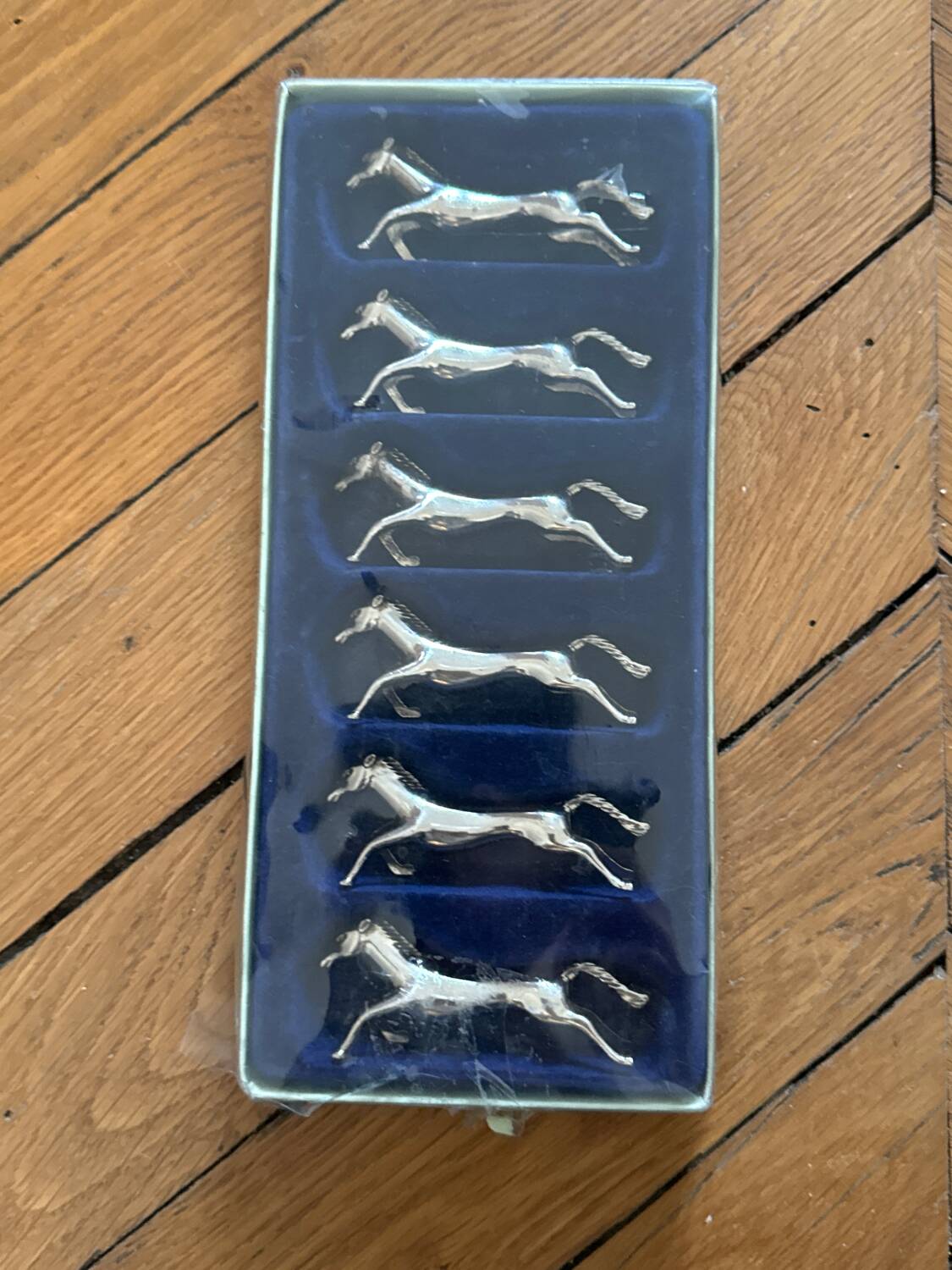Set of 6 horse knife holders