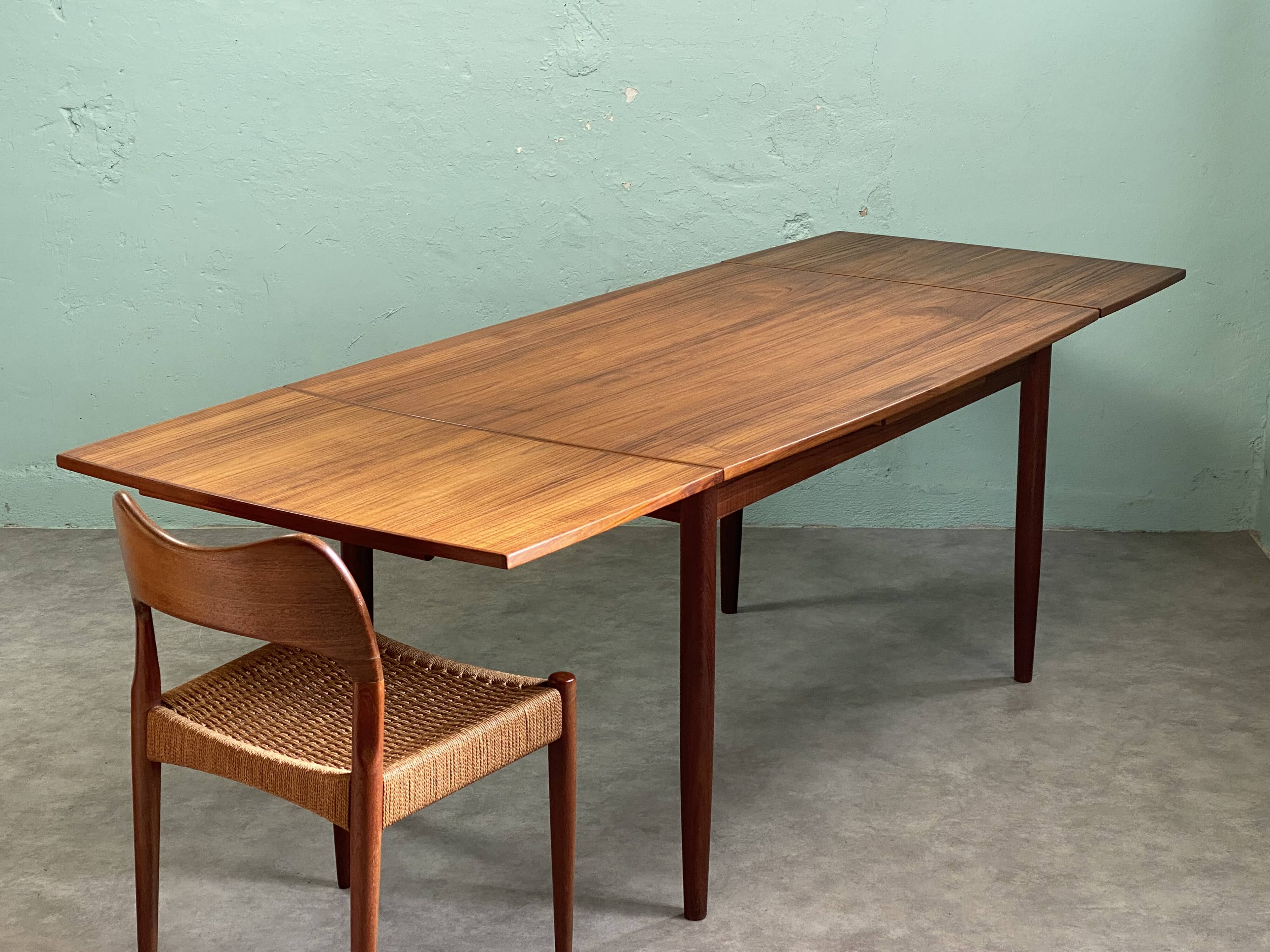 Extensible table dznoise Vejle Stole Mobelfabrik