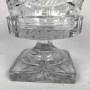 Coupe sur pied en cristal taillé