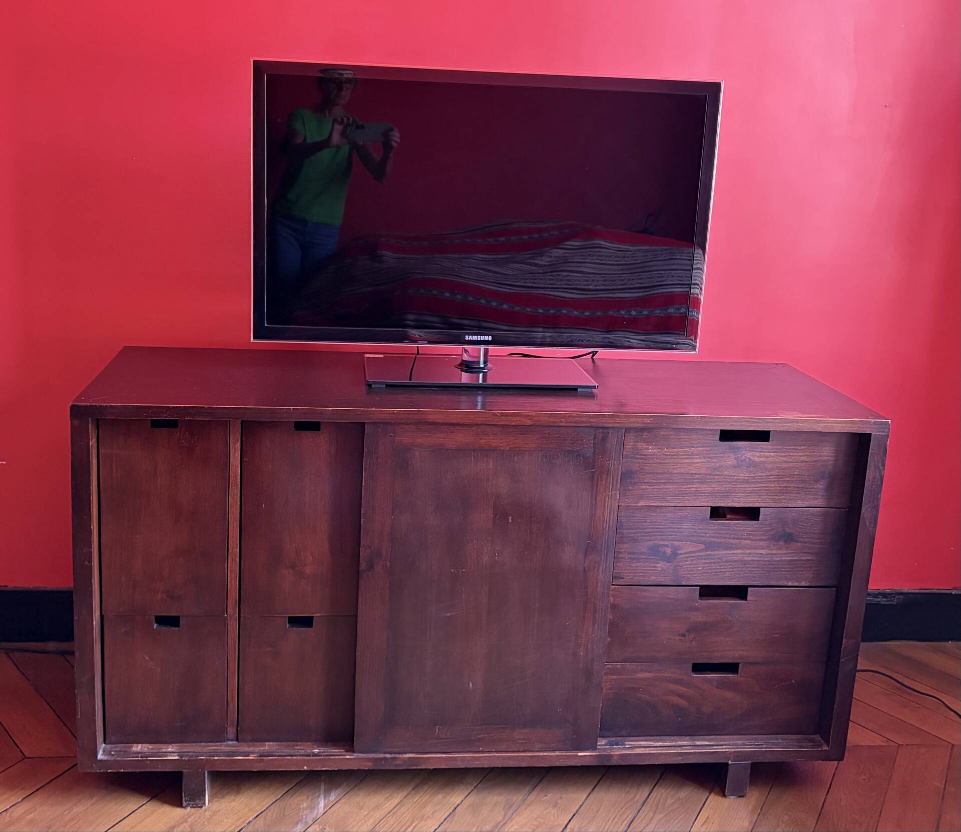 Buffet / TV unit in solid wood – Numerous storage options