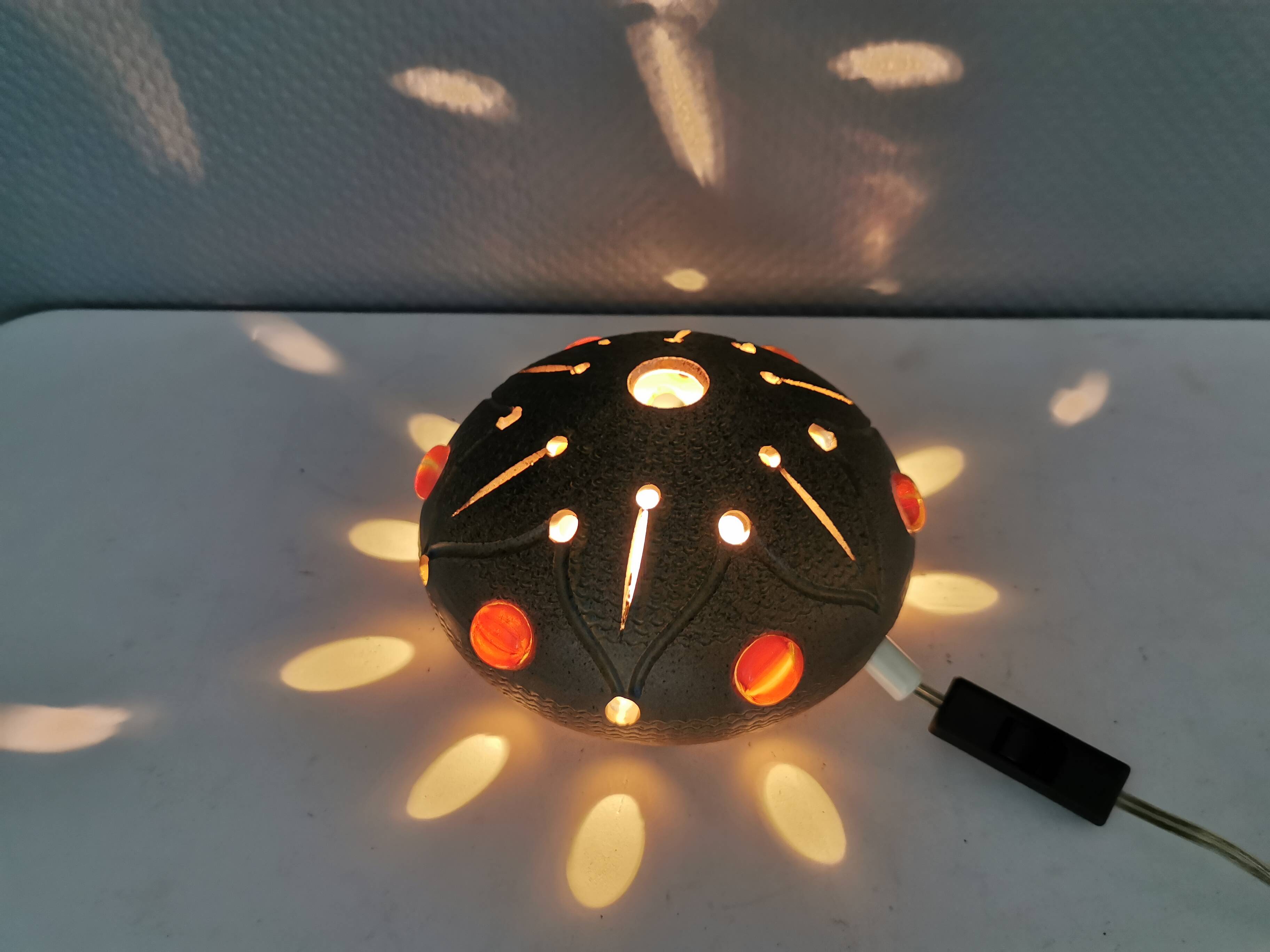 Small ceramic wall lamp (can also be used as a table lamp) space age style. Danish 1970s