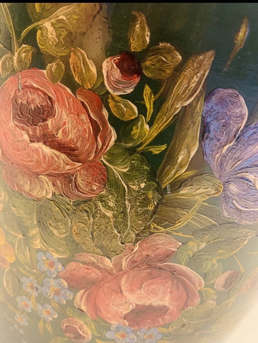 Painted sheet metal wastebasket