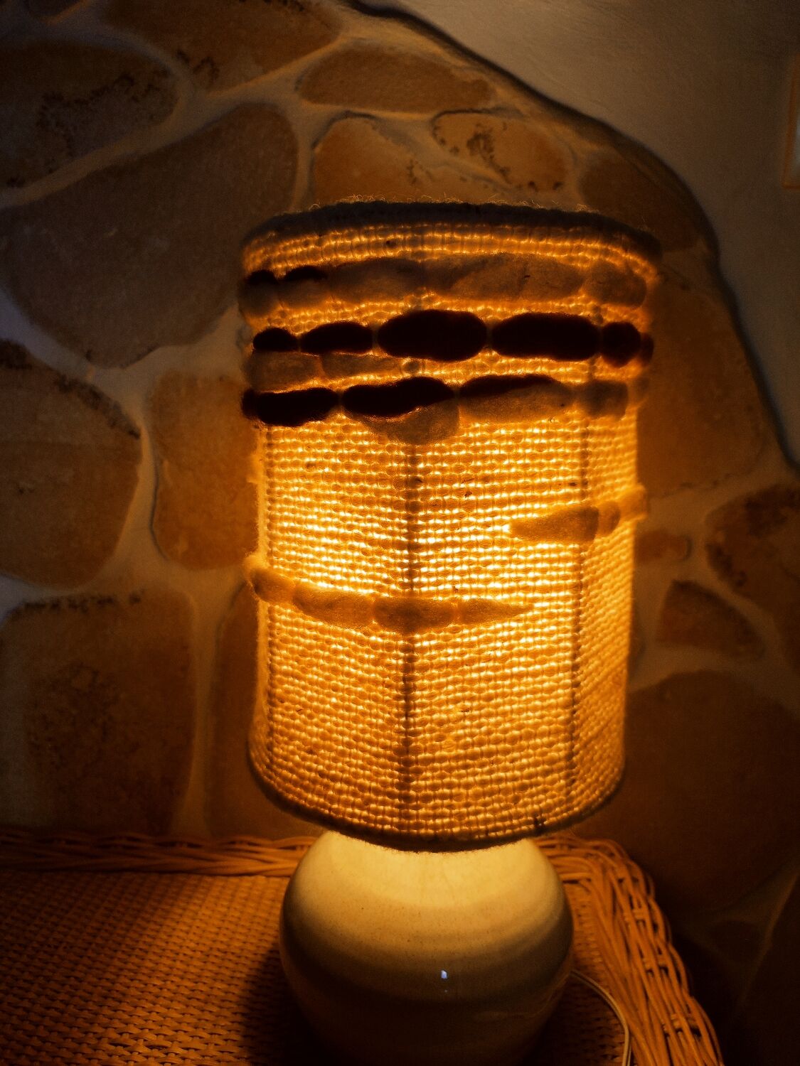 Table lamp in turned ceramic and wool
