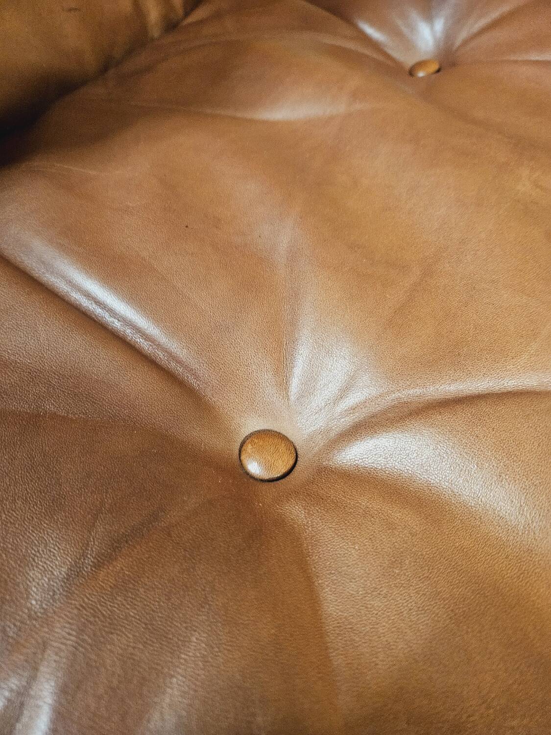 Pair of leather armchairs 1980