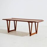 Restored teak coffee table (MK10666)