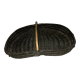 Panier plat en osier et cordage noir