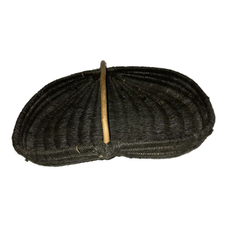 Panier plat en osier et cordage noir