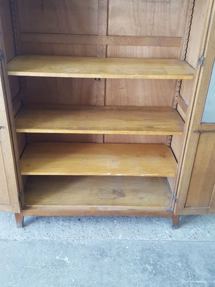 Showcase cabinet