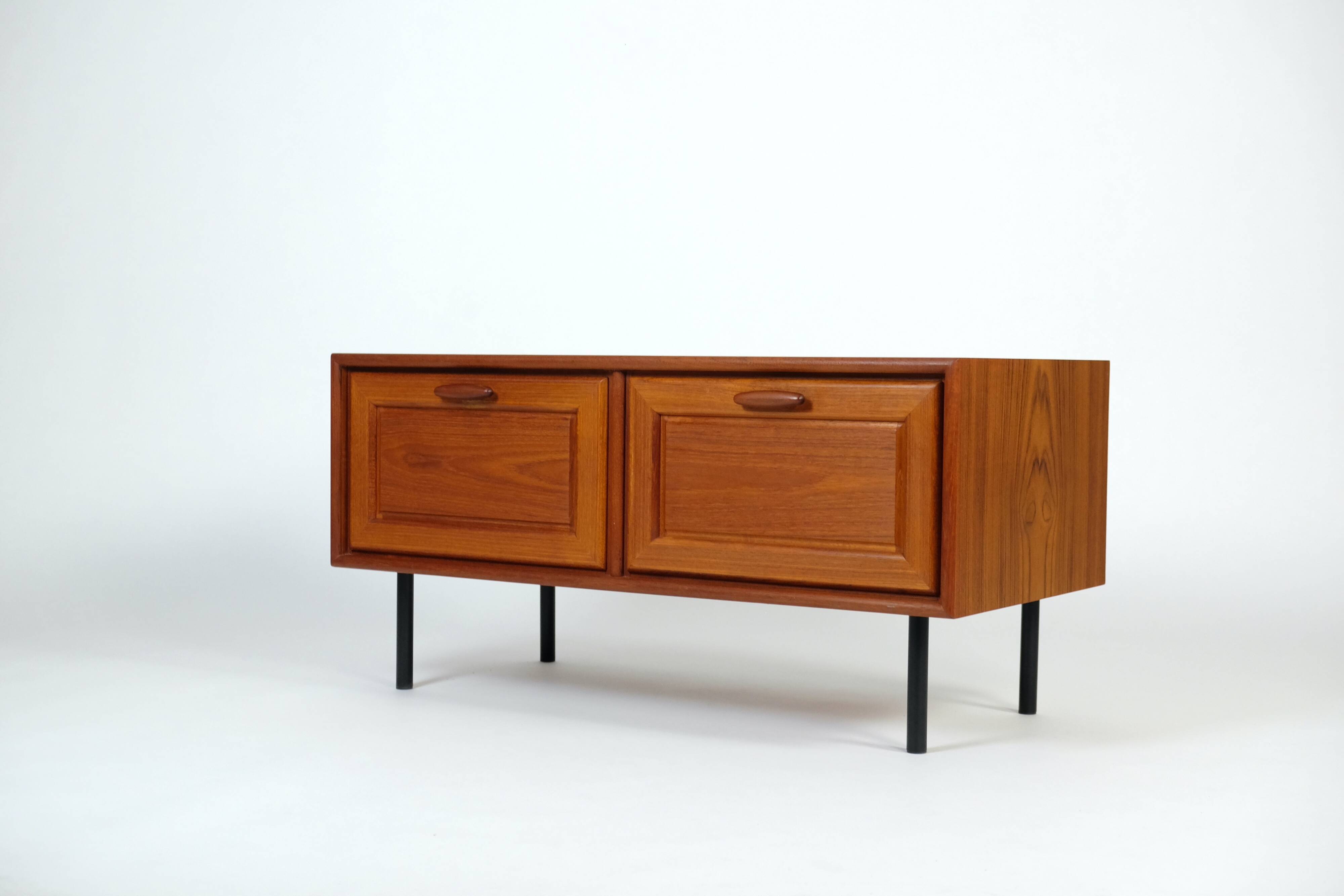 Vintage teak lowboard chest of drawers sideboard drawers 60s 70s
