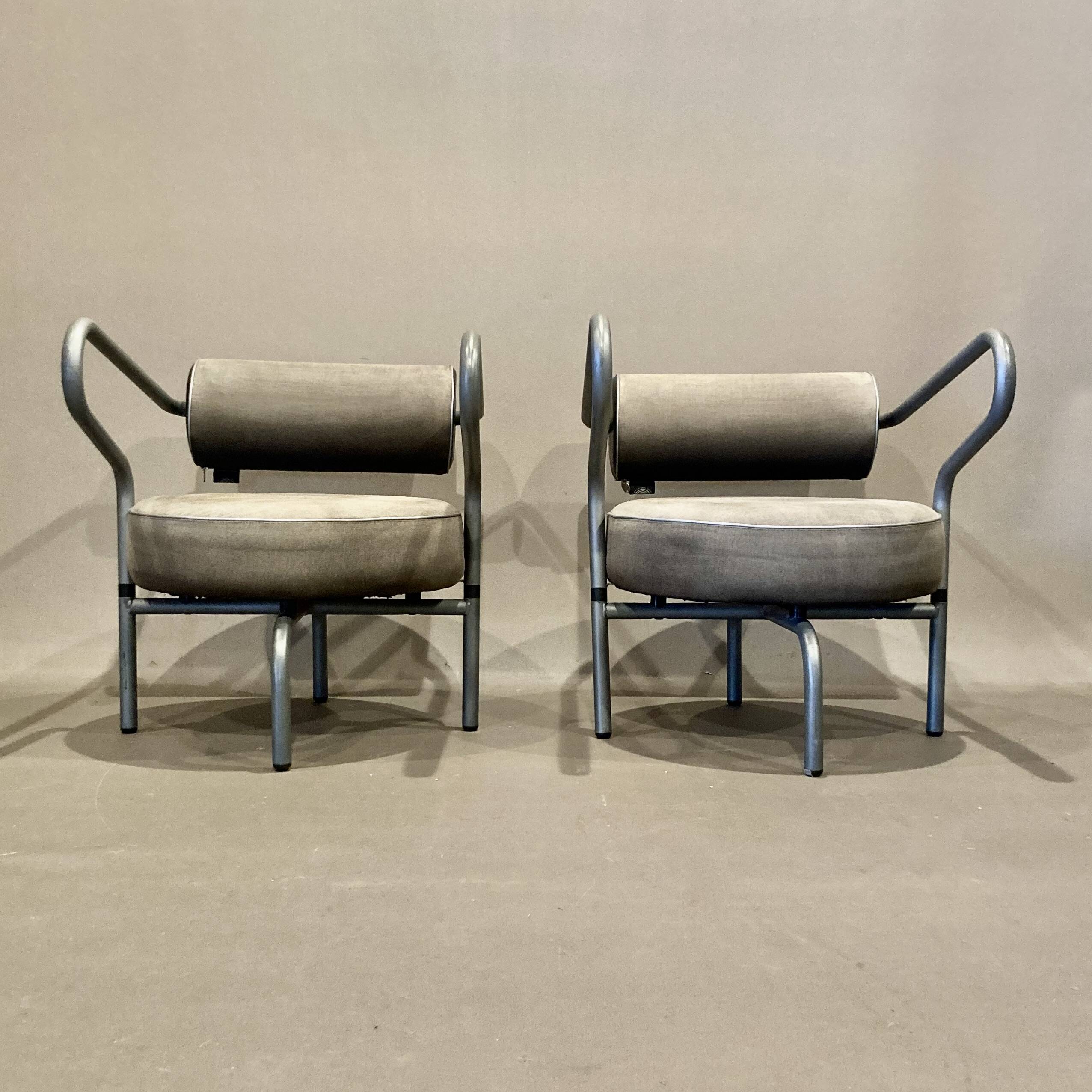 Pair of designer armchairs "the natural choice".