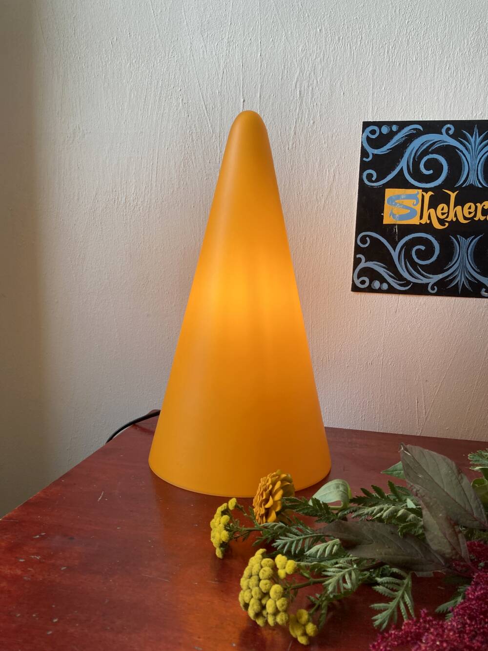 Lampe Teepee en verre Jaune orangé, années 1980-1990