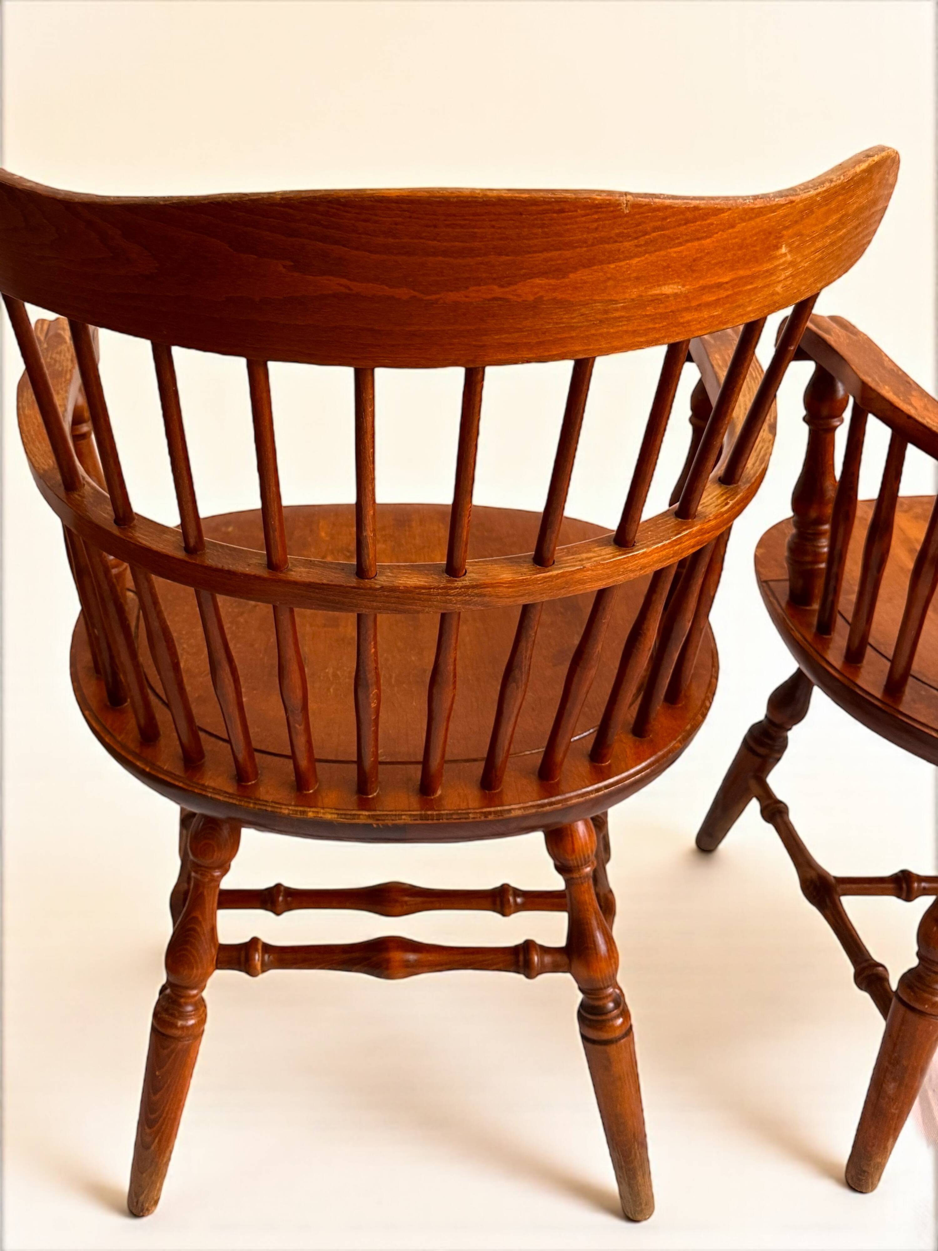 Paire de fauteuils anglais Windsor à barrettes (années 60)