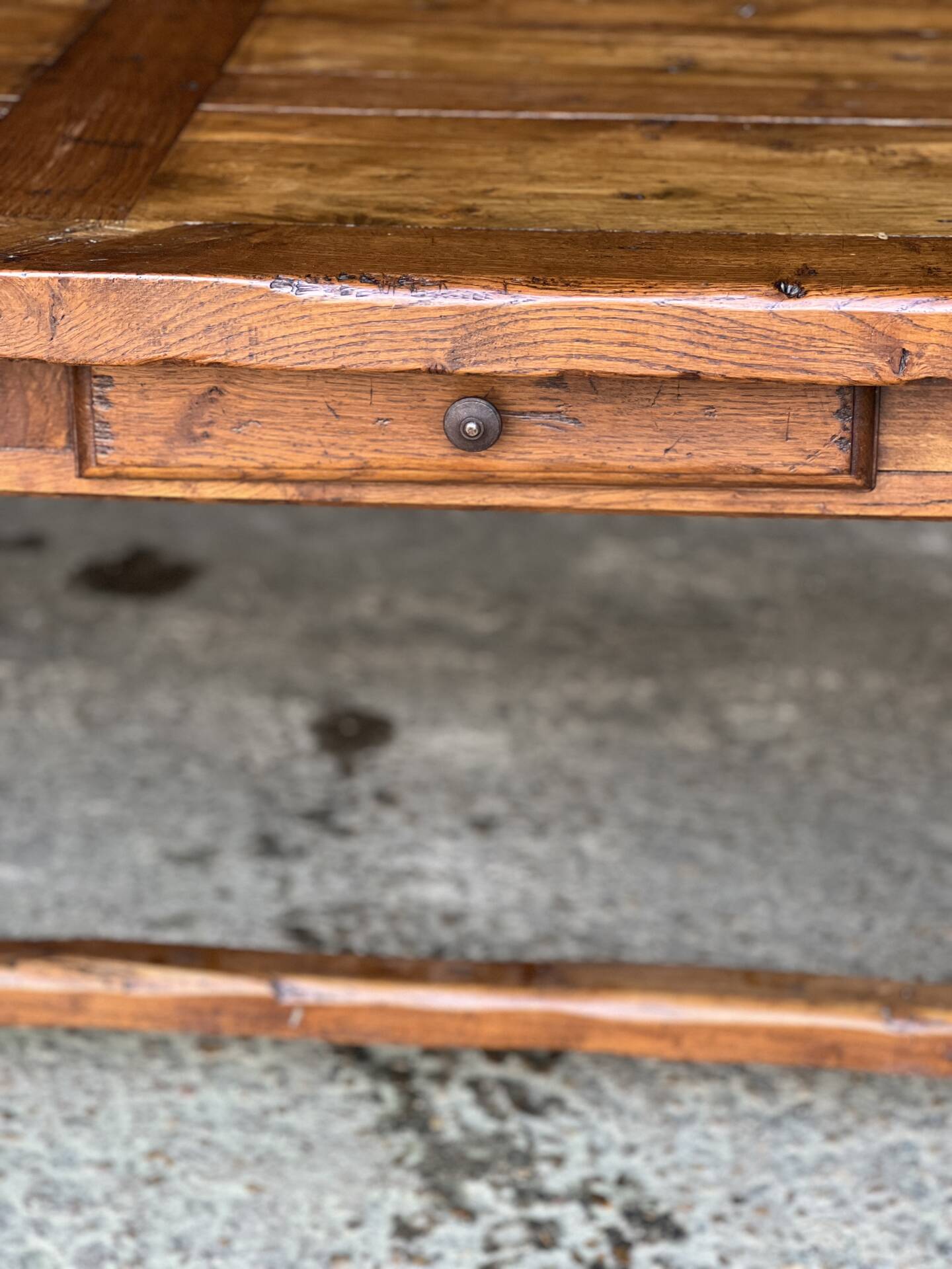 Grande table de ferme - 2 bancs - 2 rallonges 
