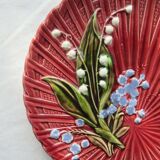 Assiette dessert barbotine Art Déco, VBS n° 4563: Muguet et myosotis fond grenat