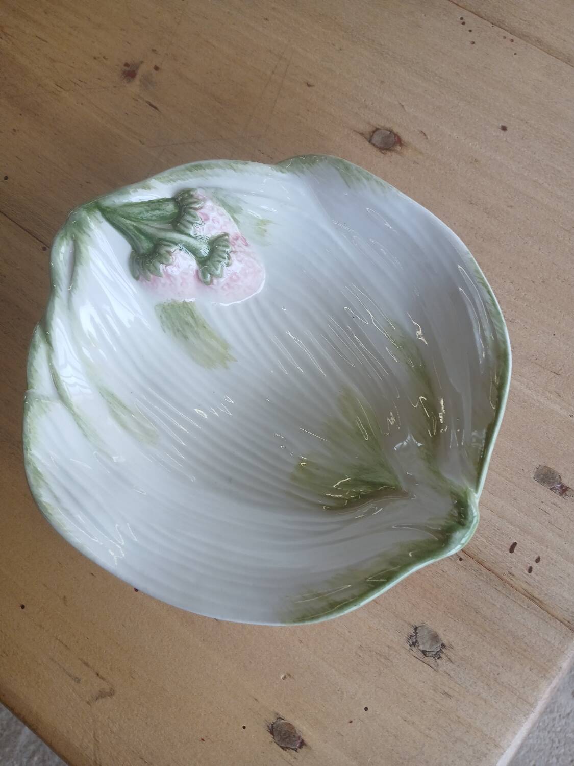 Barbotine strawberry bowl