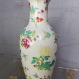 Vase - Porcelain - Flowers - China - Second half of the twentieth century