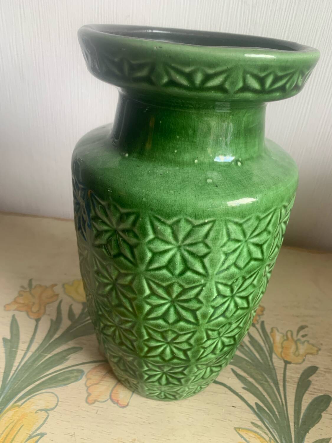 Vase W. Germany model 261-24 in green ceramic, 1960s-70s.