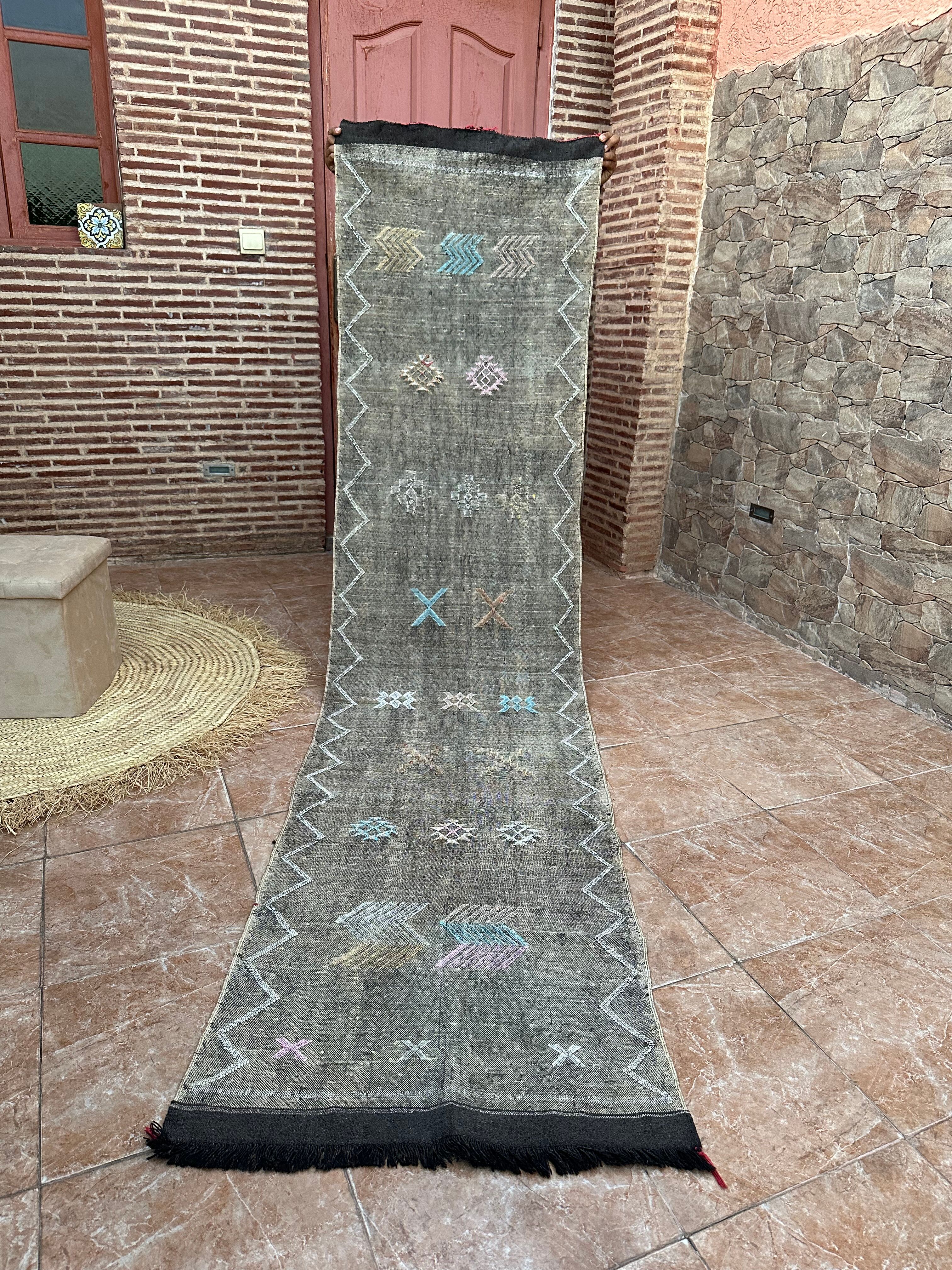 Moroccan silk hallway rug with cactus pattern: handwoven