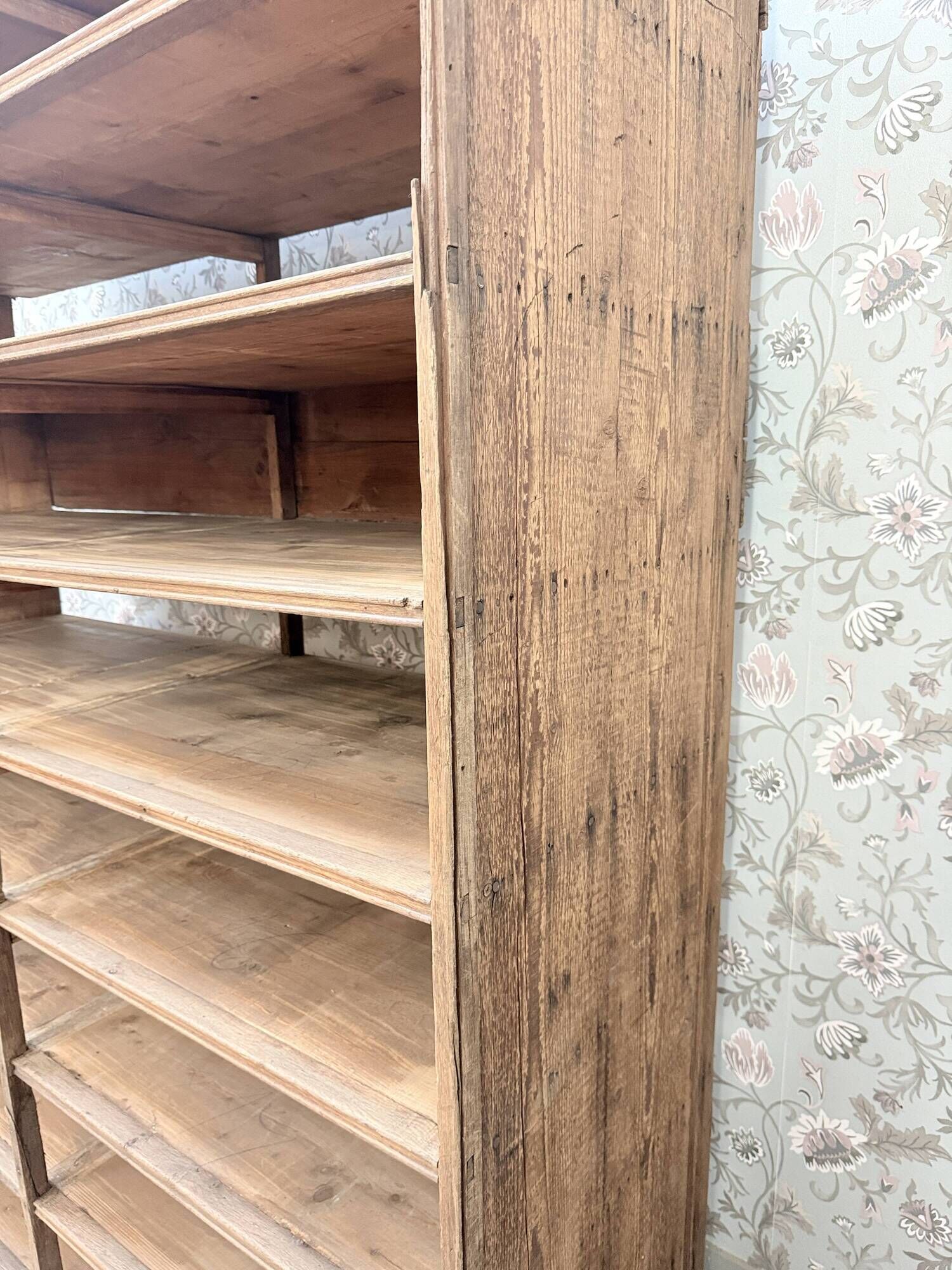 Large workshop cabinet with drawers (renovated)