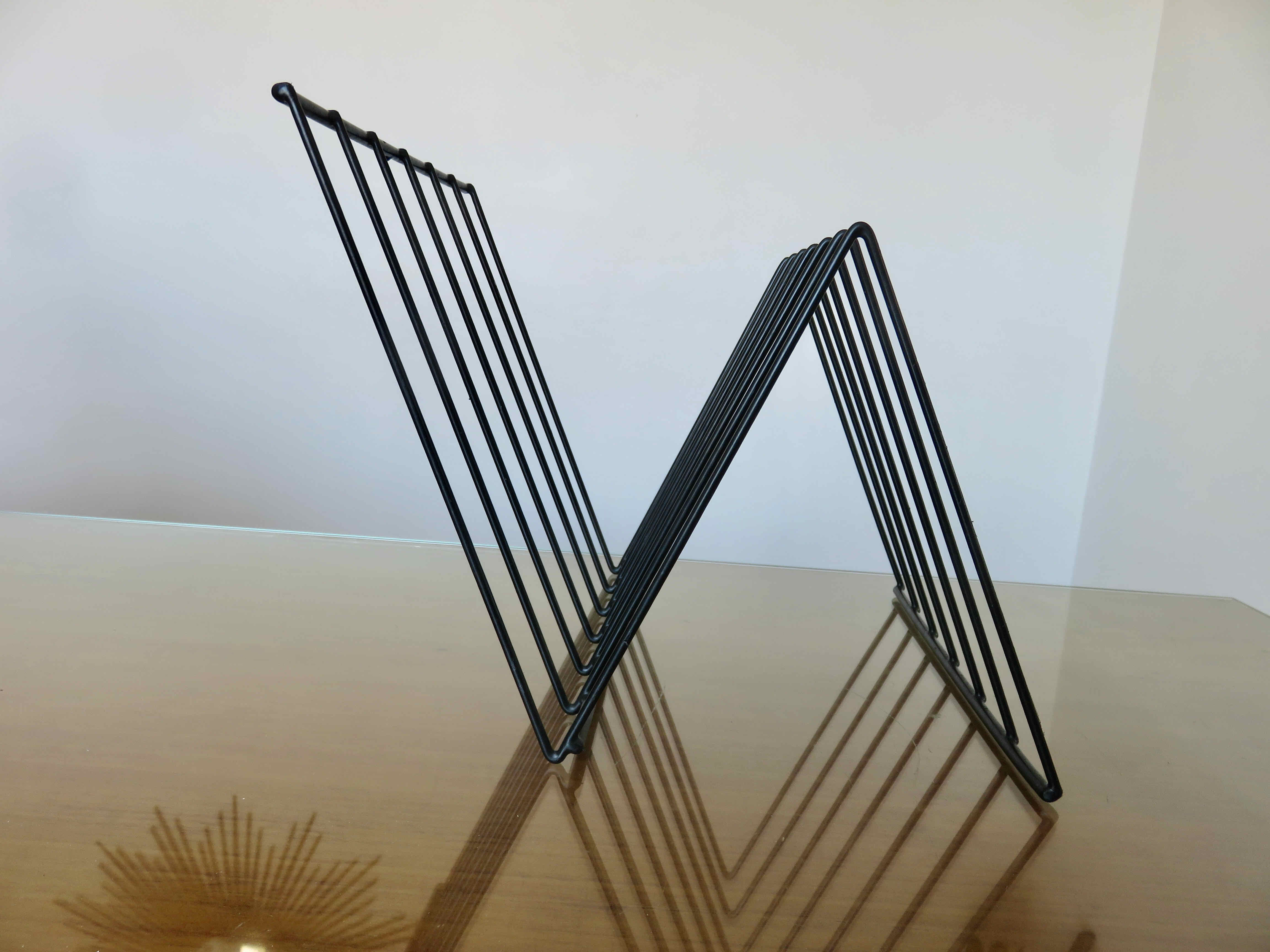 Z magazine holder in black lacquered metal 70s