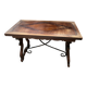 Table de style espagnol en bois sculpté et fer forgé
