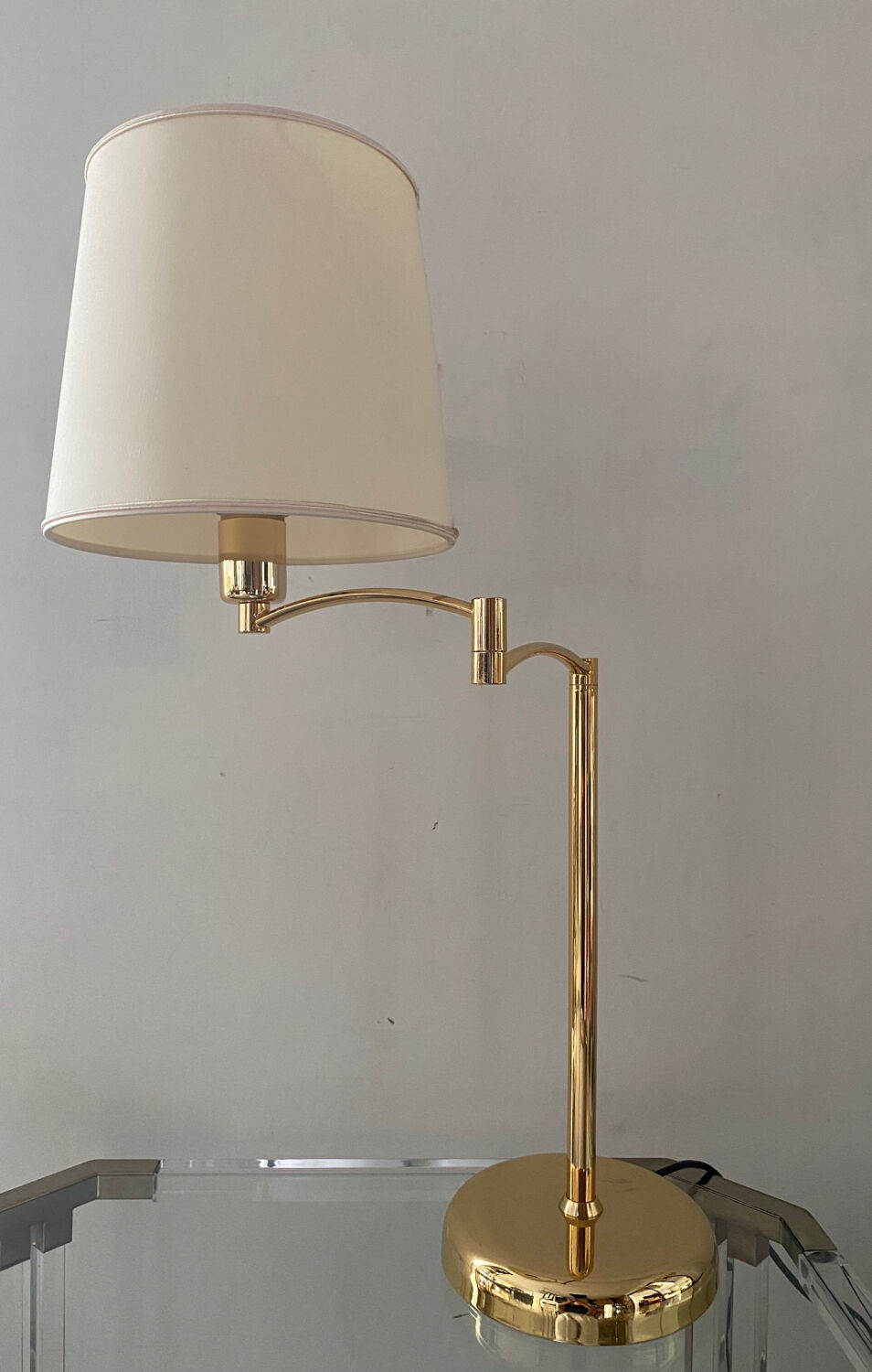 Vintage e-reader lamp from the 70s