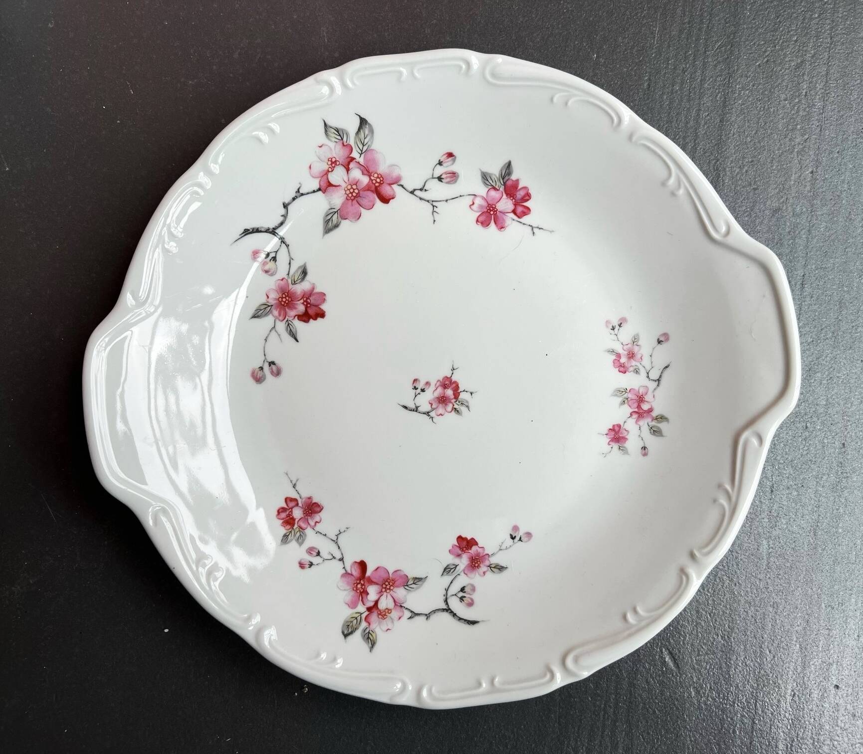 Numbered porcelain dish from Sologne