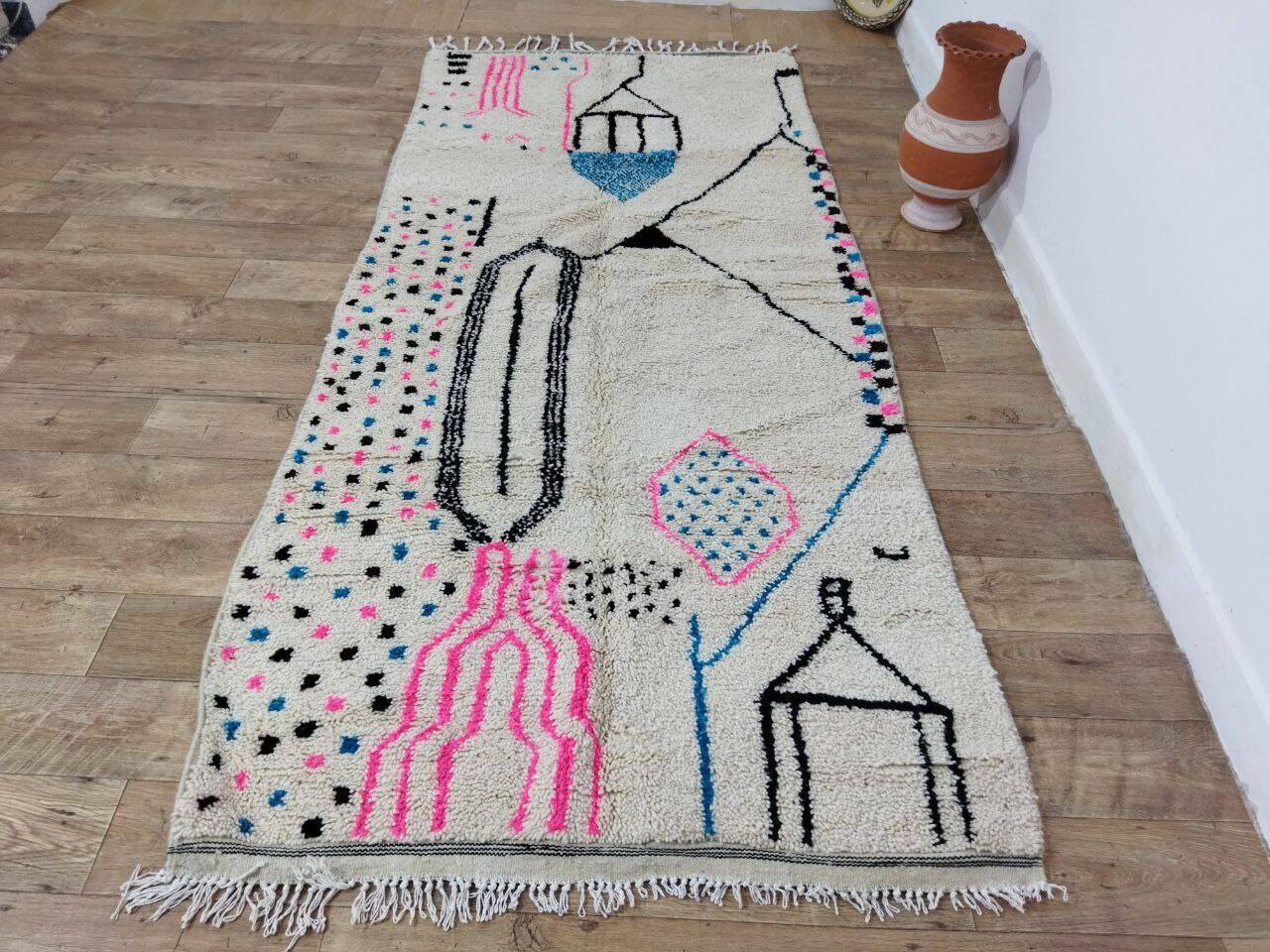 Handmade wool Berber rug 284 x 125 cm
