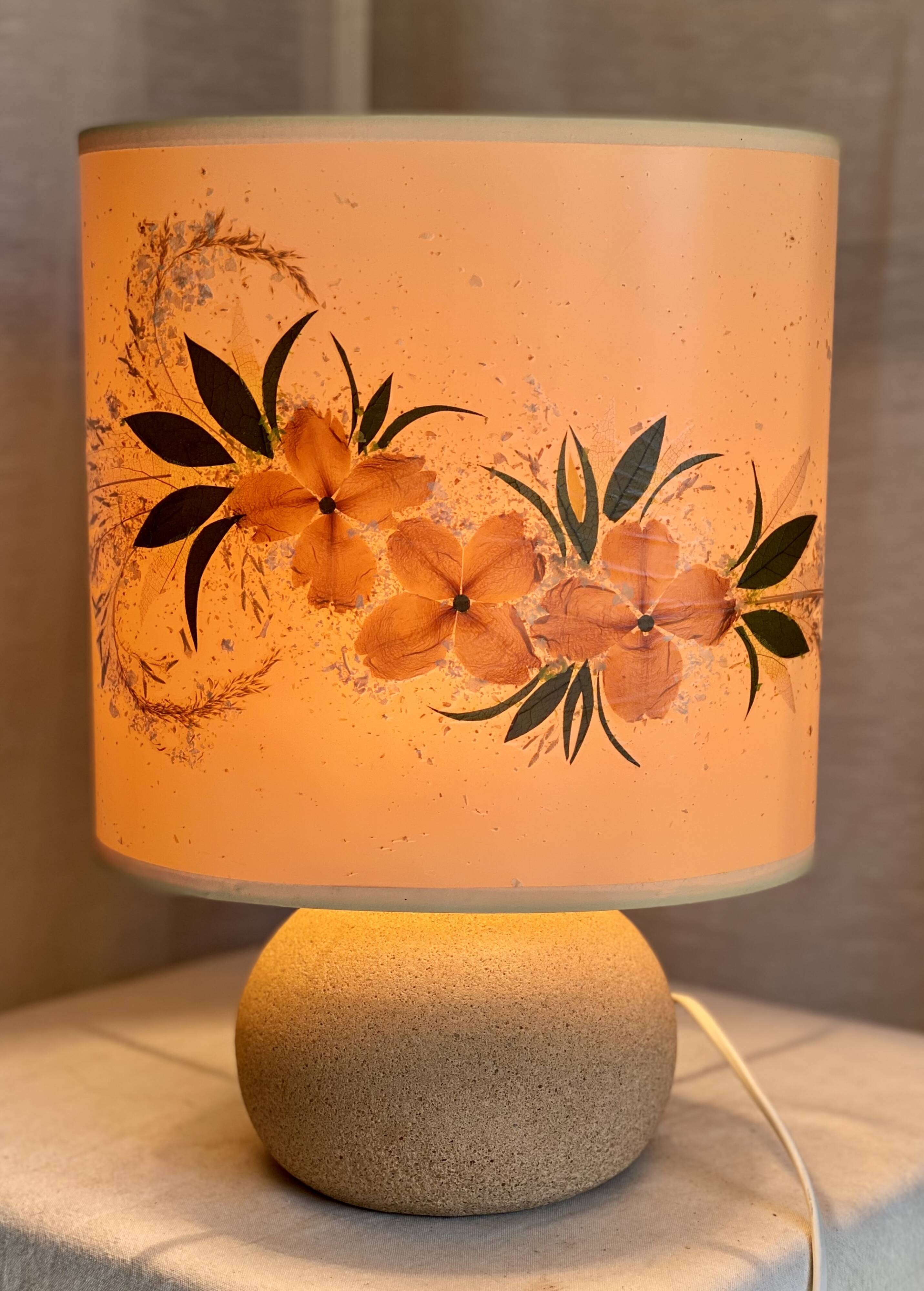 Lampe boule en travertin vintage 1980