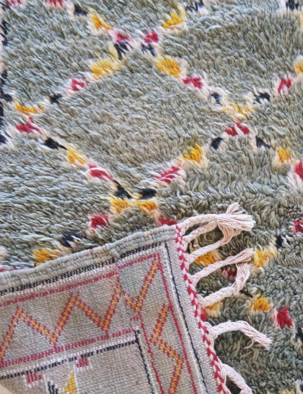 Vintage Green Rug - 323 x 177 cm