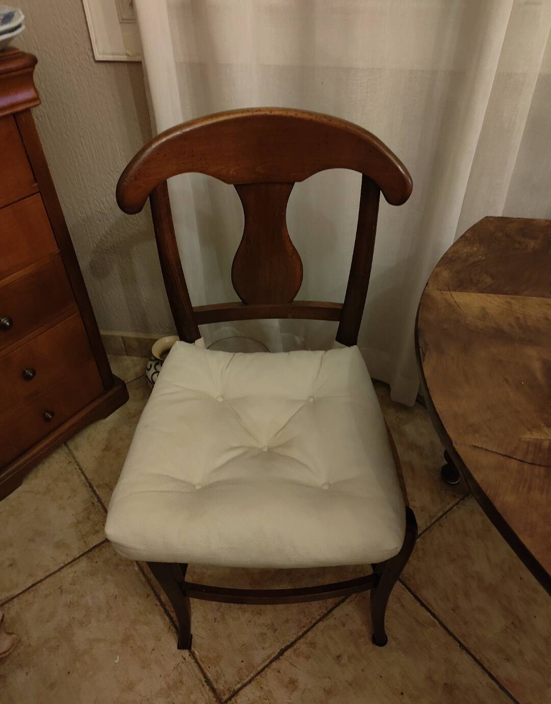Lot de 4 chaises en bois de hêtre massif