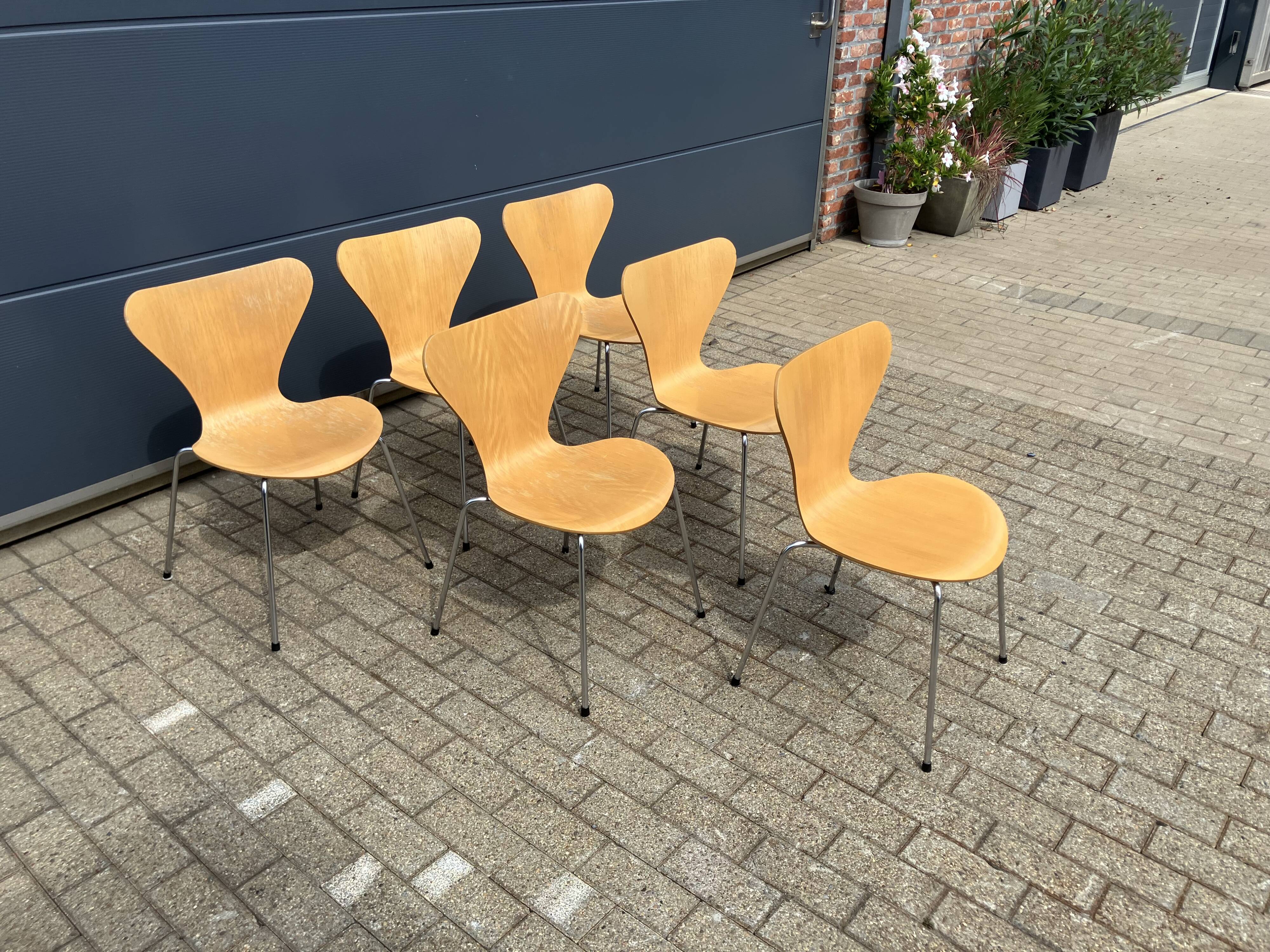 Fritz Hansen series 7 Vlinderstoelen naturel hout 1988