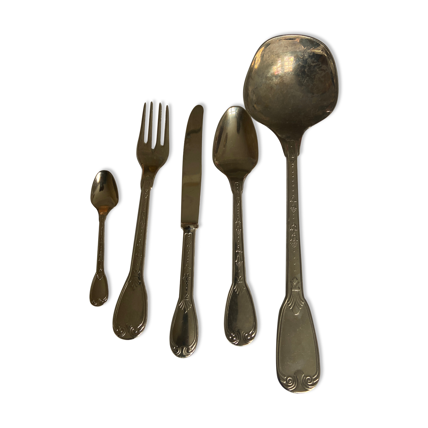 Stainless steel cutlery set