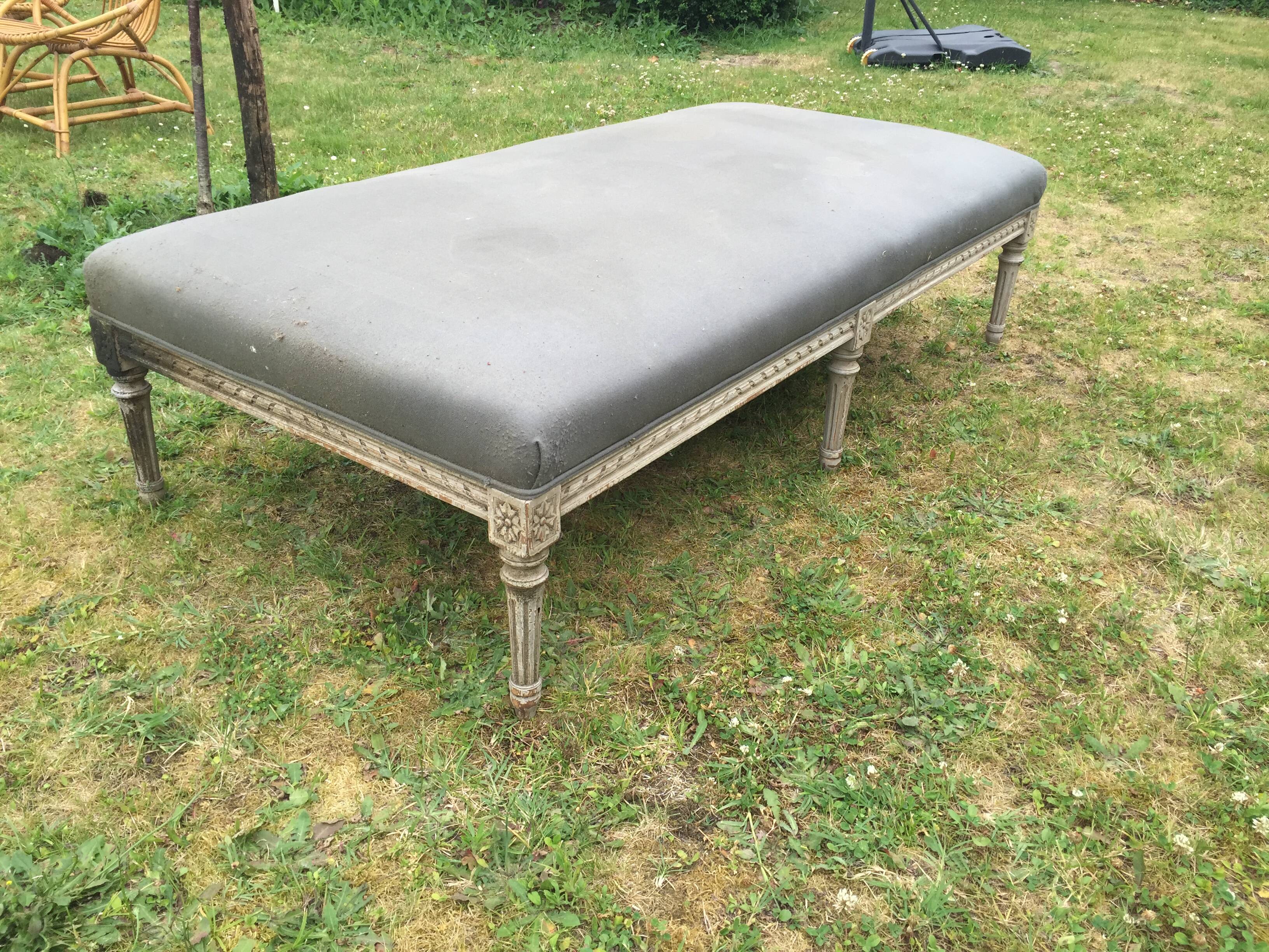 Louis XVI-style bed bench