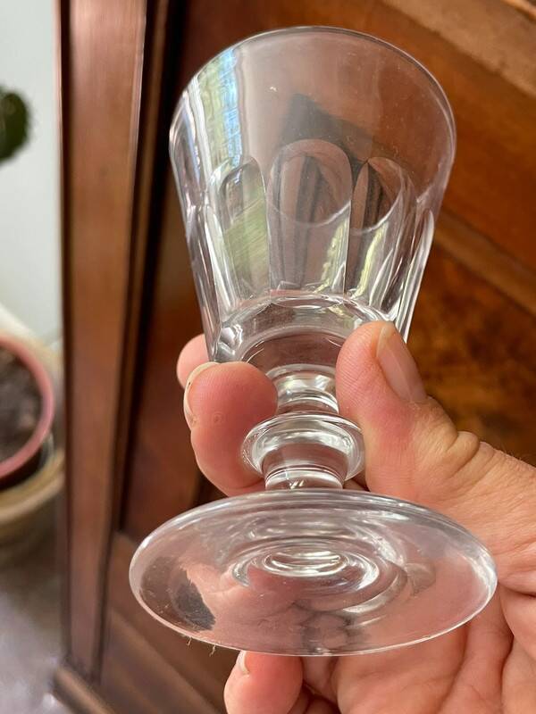 4 verres à vin blanc en cristal taillé à côtes plates modèle Caton
