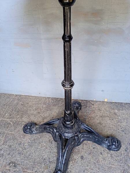 Marble bistro table 67cm / pedestal table