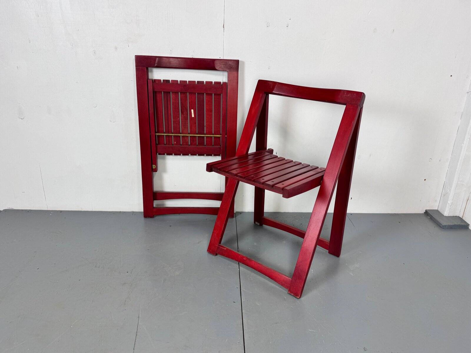 Mid-century Italian red foldable chairs by Aldo Jacober for Bazzani, 1960s, set of 2