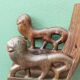 Siège africain monoxyle en bois sculpté