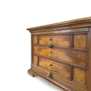 Elegant antique Italian chest of drawers, dating from the 20th century