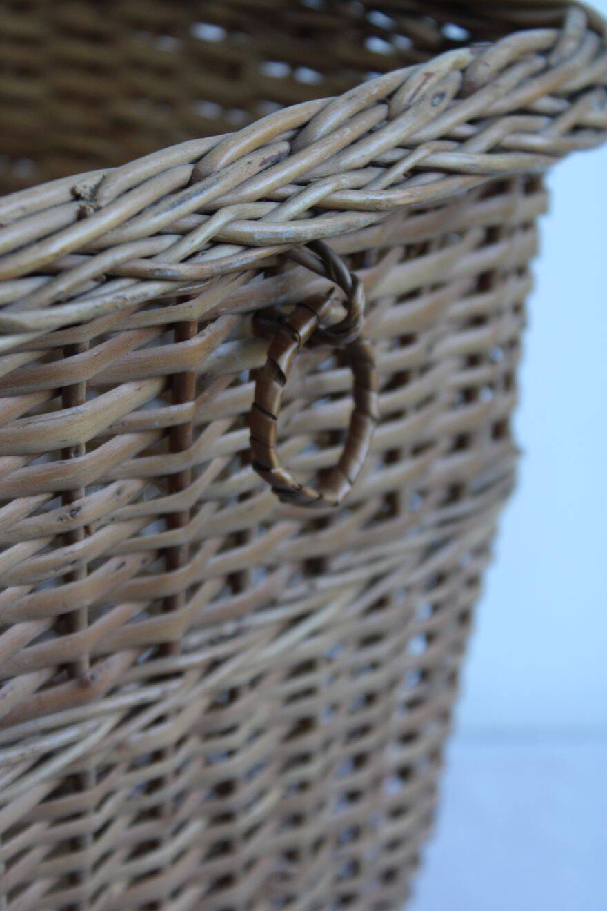 Wicker wastebasket