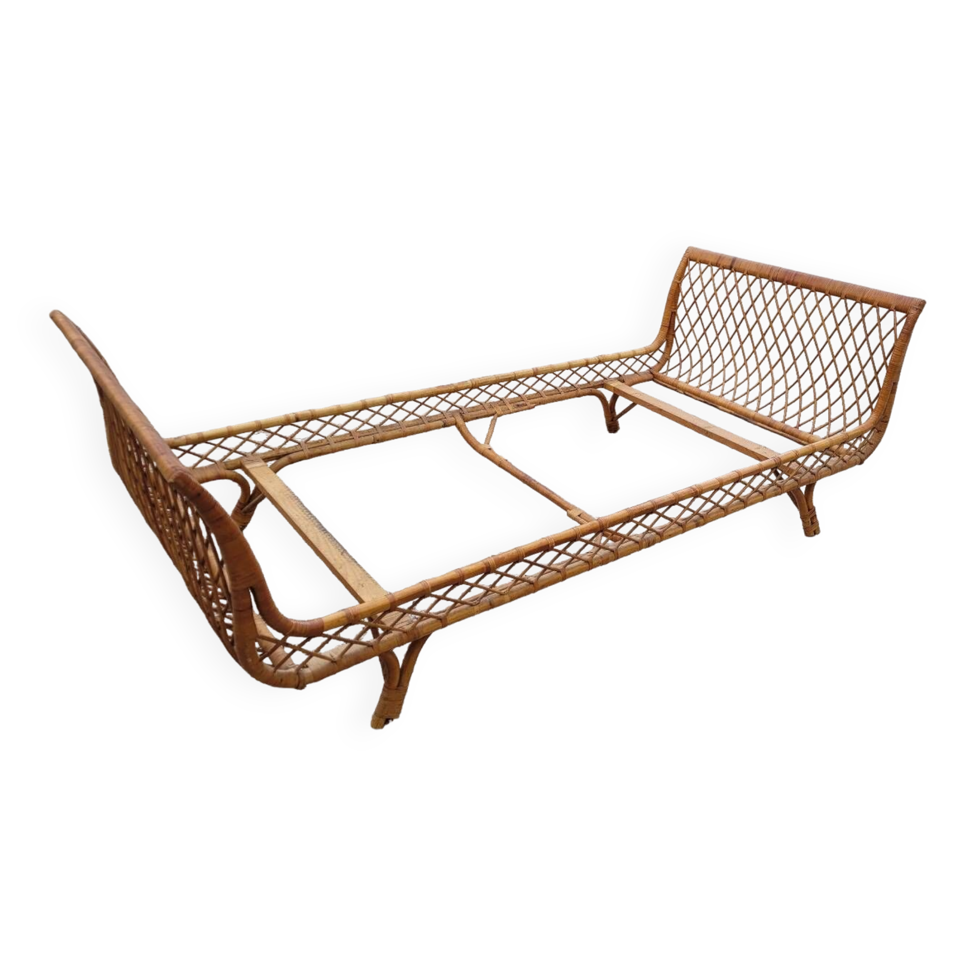 Vintage rattan daybed in basket shape - 1950s