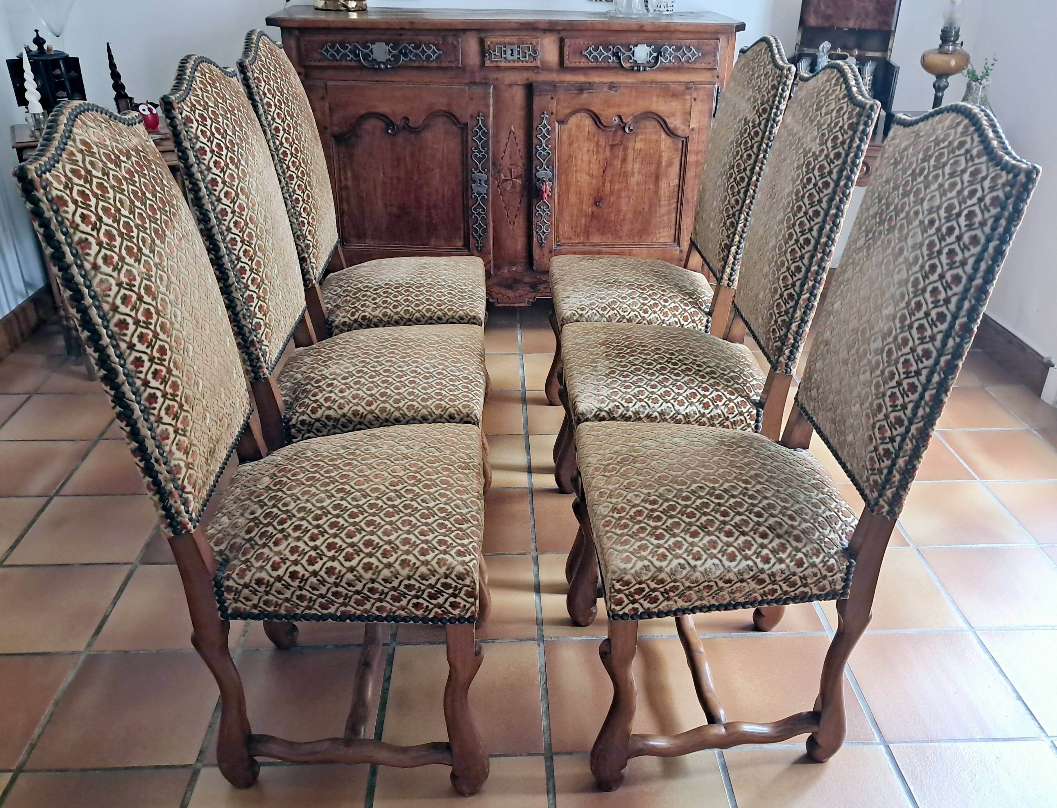 Six French Os De Mouton Style Dining Chairs in Carved Wood