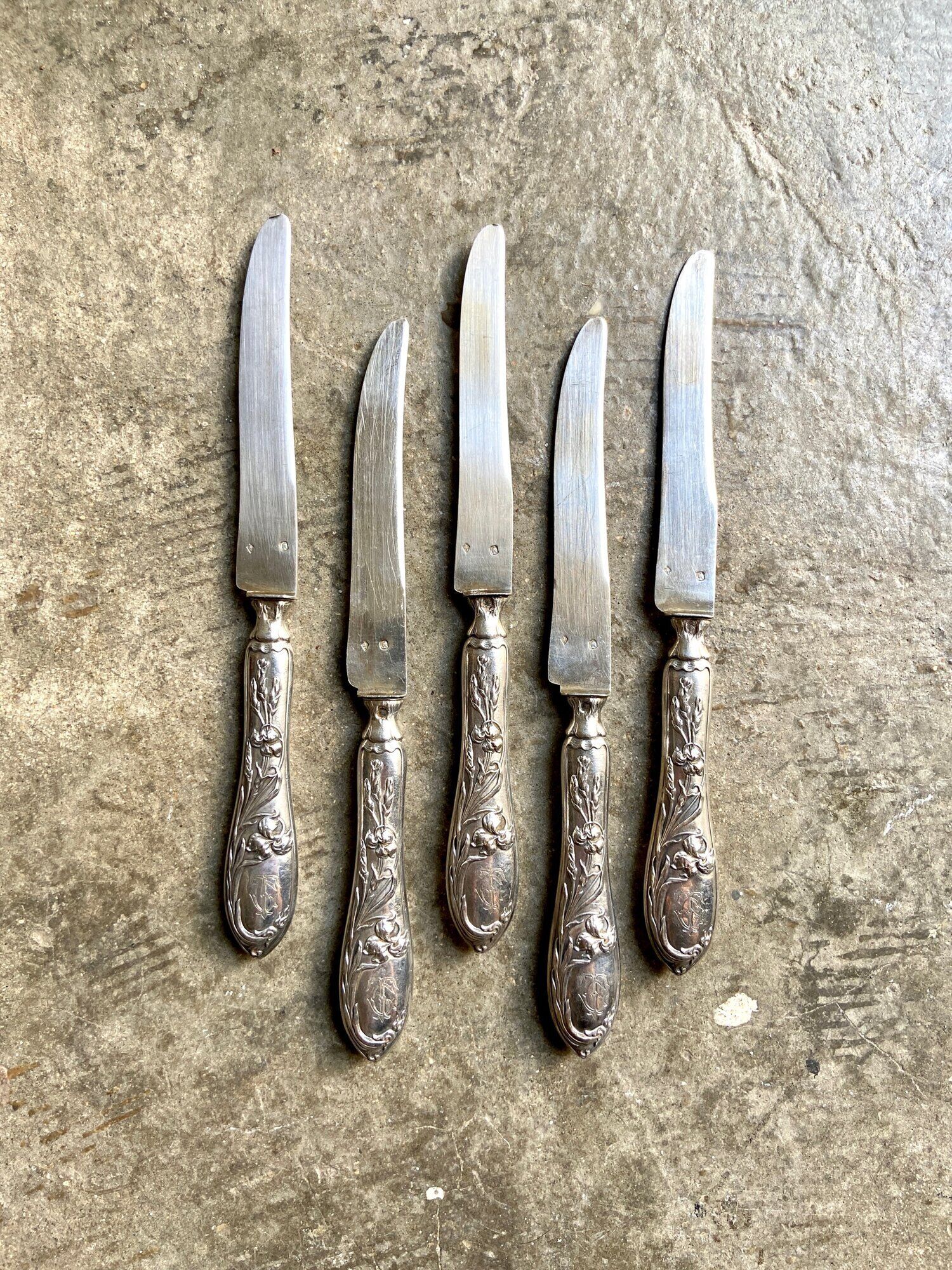 5 TG silver monogrammed dessert knives by Félix Malique, late nineteenth century