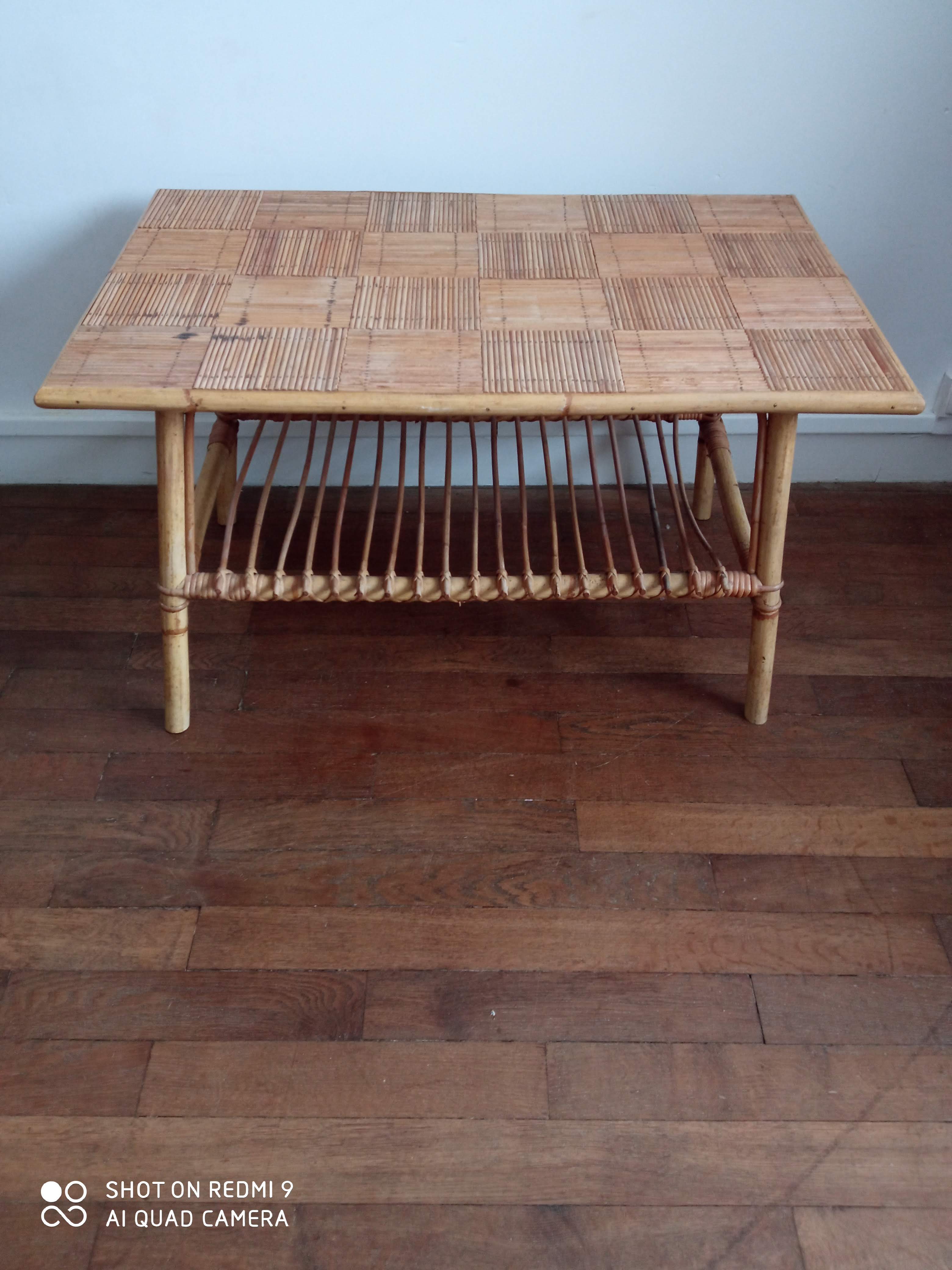Table basse en rotin vintage